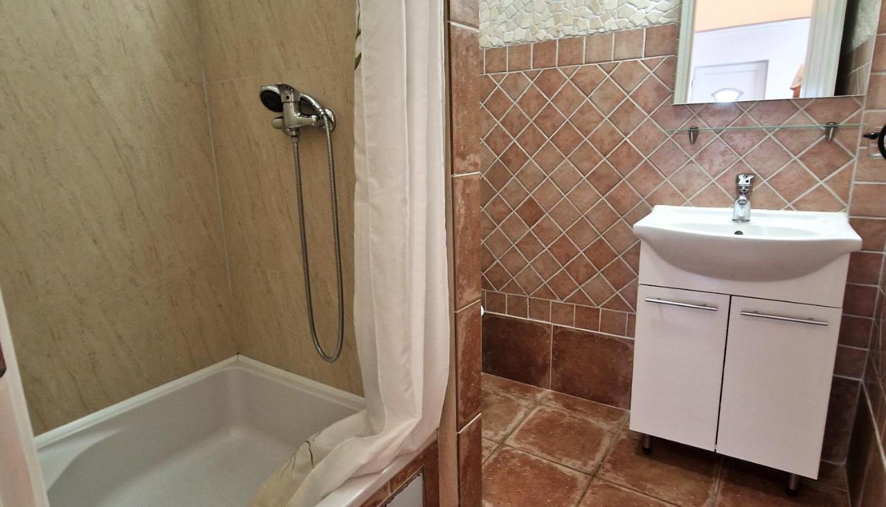 Apartment Damijan Кърк Екстериор снимка