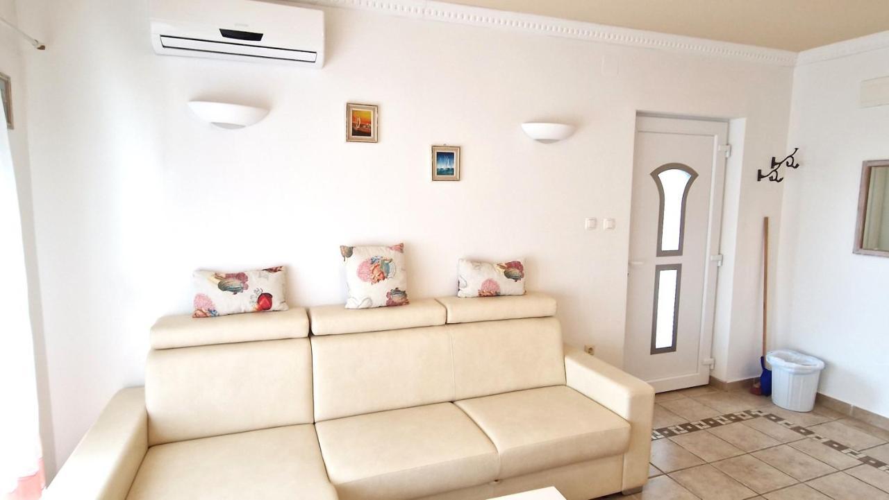 Apartment Damijan Кърк Екстериор снимка