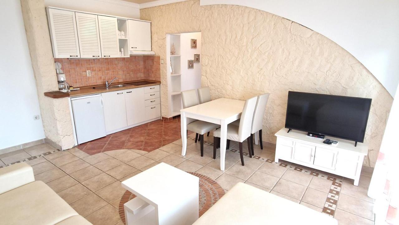 Apartment Damijan Кърк Екстериор снимка