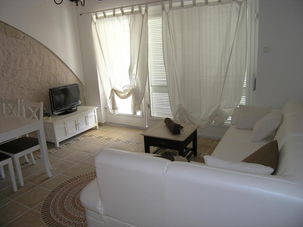 Apartment Damijan Кърк Екстериор снимка