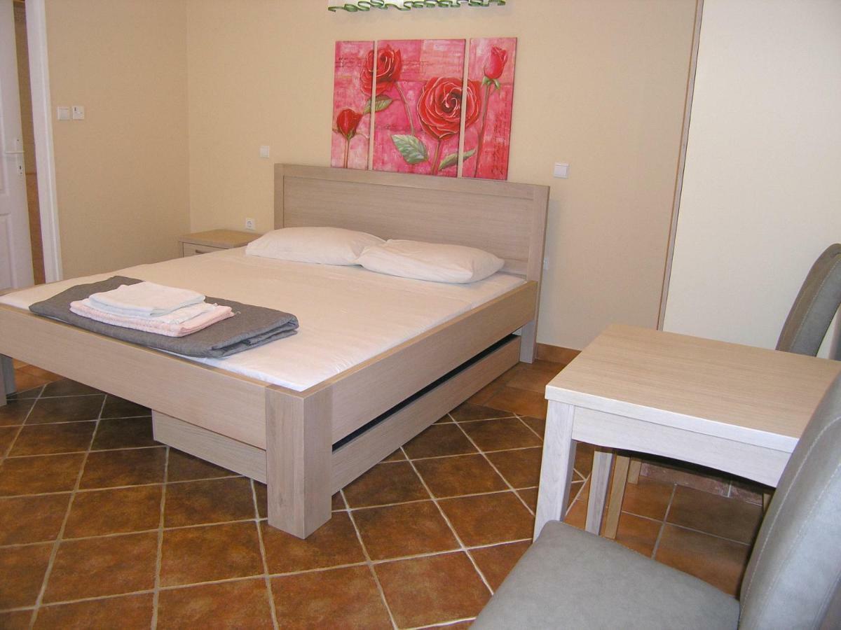Apartment Damijan Кърк Екстериор снимка