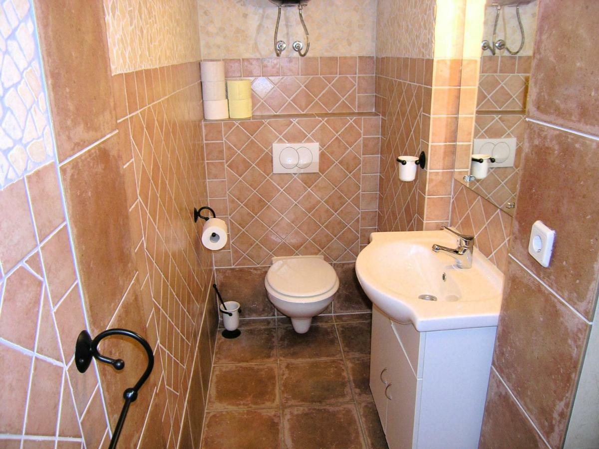 Apartment Damijan Кърк Екстериор снимка