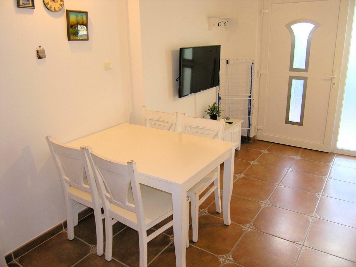 Apartment Damijan Кърк Екстериор снимка